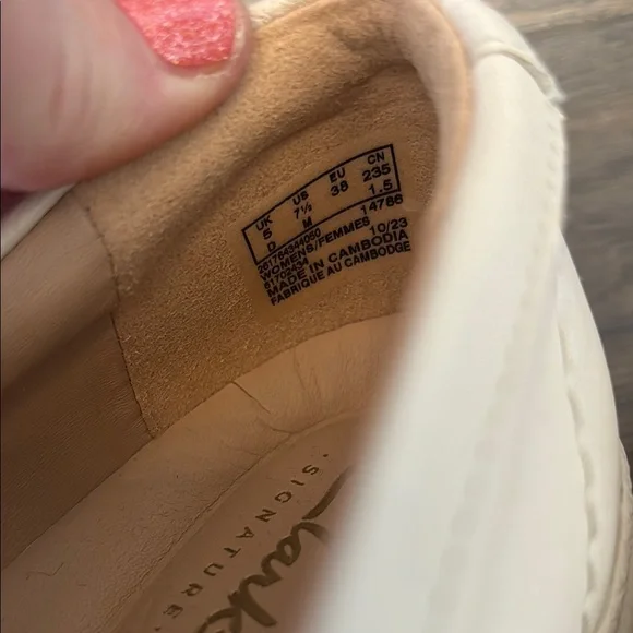 Clarks Cream Flats with Rugged Sole - Picture 3 of 12